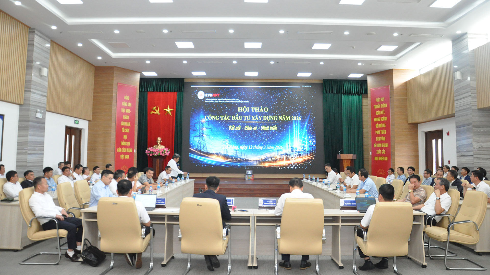 Kết nối - chia sẻ - phát triển: Nâng cao hiệu quả đầu tư các công trình truyền tải điện